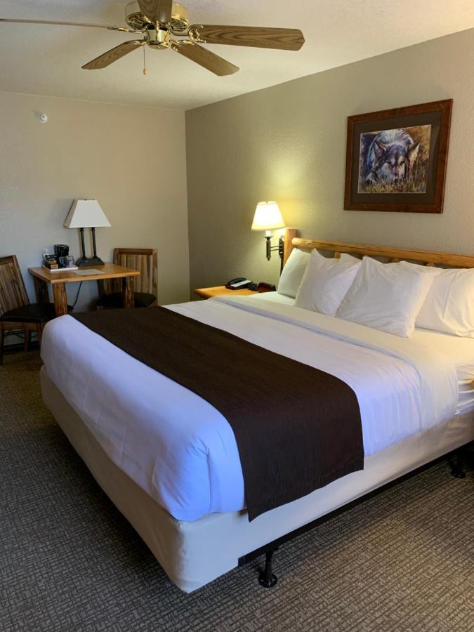 The Antler Lodge - Gardiner Esterno foto