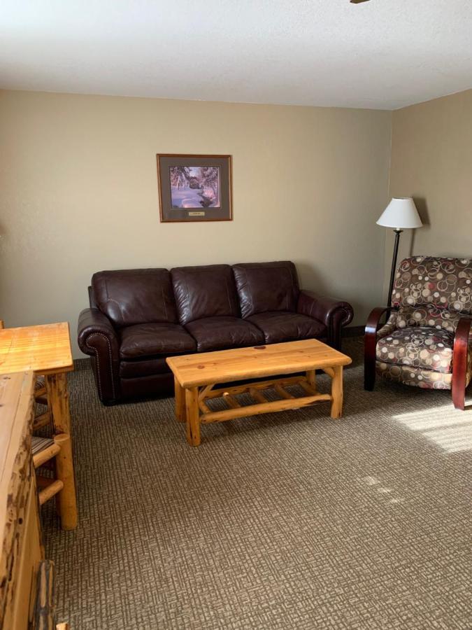 The Antler Lodge - Gardiner Esterno foto